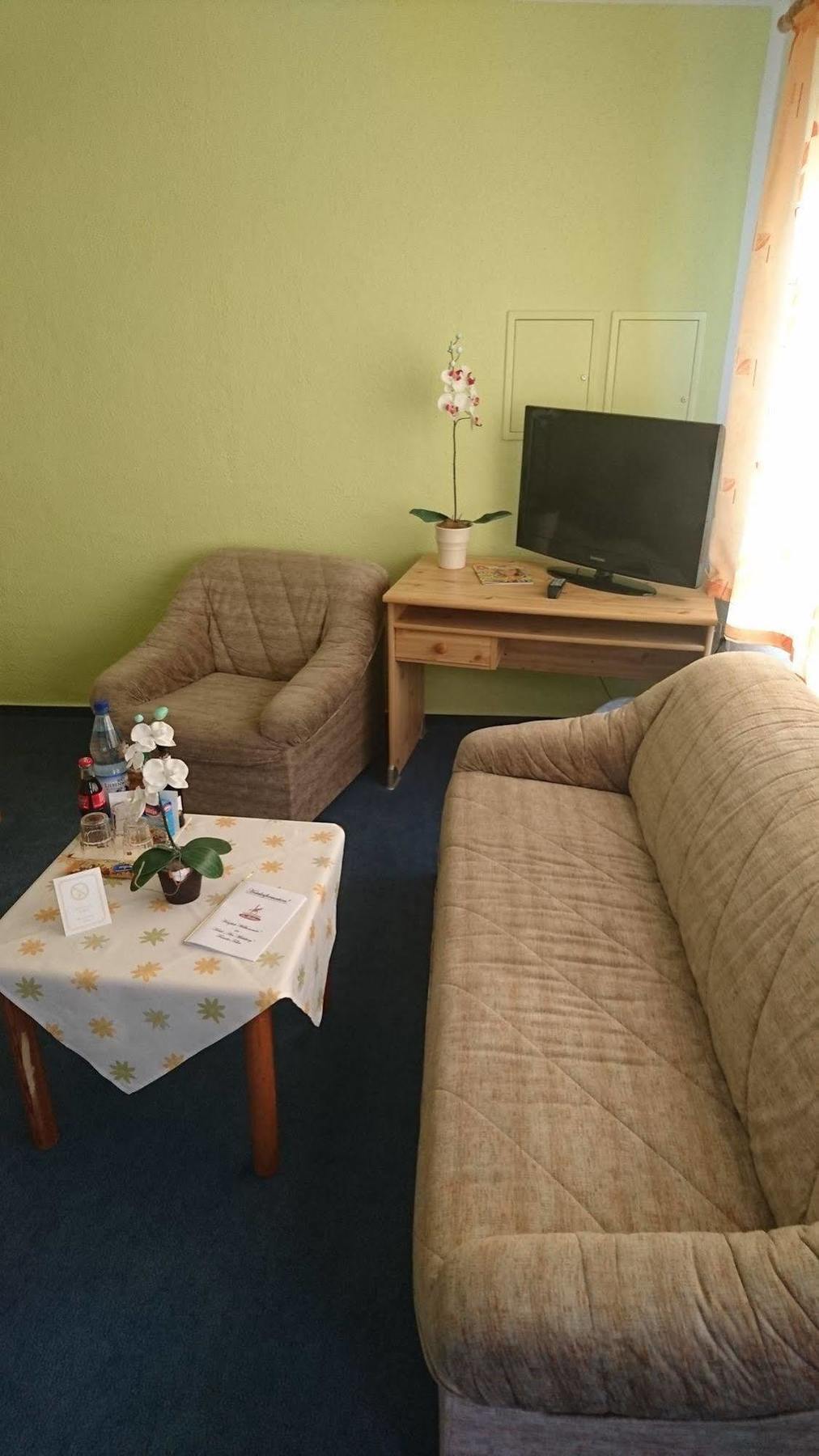 לובנאו Hotel-Pension Am Muehlberg מראה חיצוני תמונה