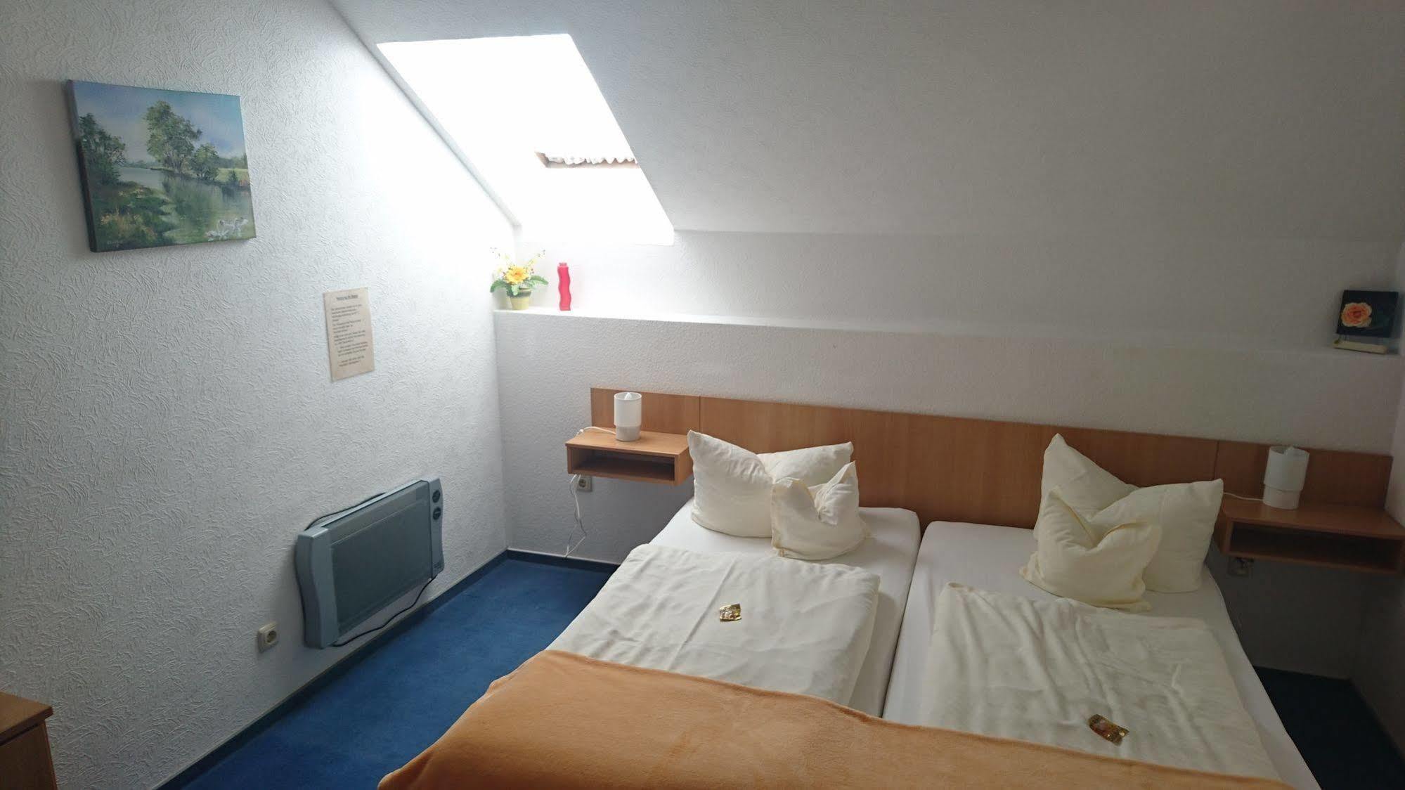 לובנאו Hotel-Pension Am Muehlberg מראה חיצוני תמונה